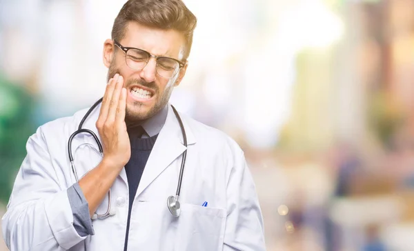 Ung Snygg Läkare Man Över Isolerade Bakgrund Att Röra Munnen — Stockfoto