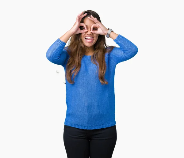 Junge Schöne Brünette Frau Trägt Blauen Pullover Über Isoliertem Hintergrund — Stockfoto