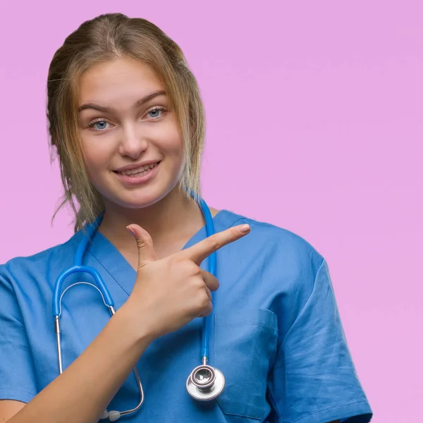 Mladý Lékař Kavkazský Žena Uniformě Chirurg Izolované Pozadí Veselá Úsměvem — Stock fotografie