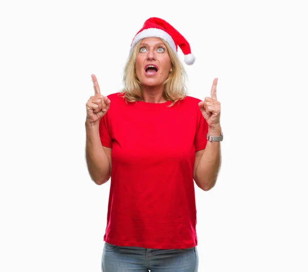 Mujer Rubia Mediana Edad Con Sombrero Navidad Sobre Fondo Aislado —  Fotos de Stock