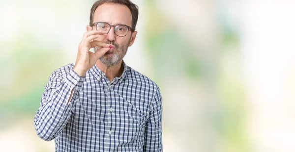 Bello Uomo Anziano Mezza Età Elegante Con Gli Occhiali Sopra — Foto Stock