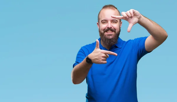 Joven Hombre Hipster Caucásico Con Camisa Azul Sobre Fondo Aislado — Foto de Stock