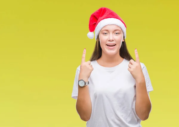 Joven Hermosa Mujer Caucásica Con Sombrero Navidad Sobre Fondo Aislado — Foto de Stock