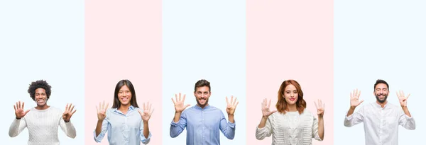 一群年轻人在五颜六色的孤立背景上拼贴 一边用手指指着九号 一边微笑着自信和快乐 — 图库照片
