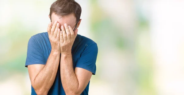 Gutaussehender Älterer Herr Mittleren Alters Mit Brille Vor Isoliertem Hintergrund — Stockfoto