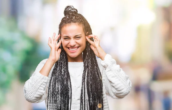 Jovem Trançado Cabelo Afro Americano Menina Vestindo Suéter Sobre Fundo — Fotografia de Stock