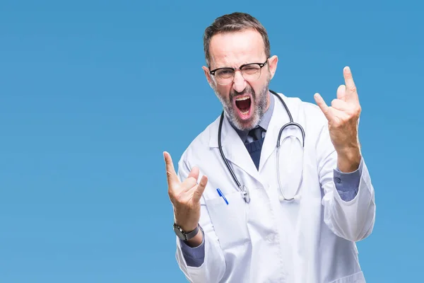 Hombre Médico Edad Madura Con Uniforme Médico Aislado Gritando Con —  Fotos de Stock