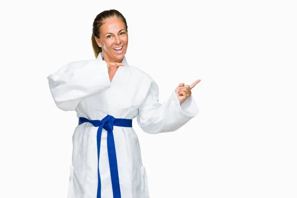 Middle Age Adult Woman Wearing Karate Kimono Uniform Isolated Background — Stock Photo, Image