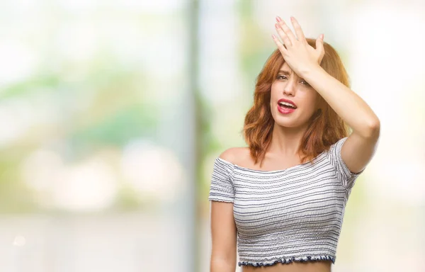 Young Beautiful Woman Isolated Background Surprised Hand Head Mistake Remember — Stock Photo, Image