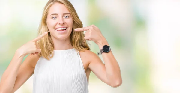Güzel Genç Zarif Kadın Kendinden Emin Gösterilen Işaret Parmakları Diş — Stok fotoğraf