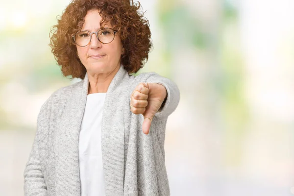 Mooie Midden Ager Senior Vrouw Jas Bril Dragen Geïsoleerde Achtergrond — Stockfoto