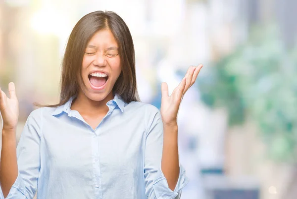 Giovane Donna Affari Asiatica Sfondo Isolato Che Celebra Pazzo Pazzo — Foto Stock