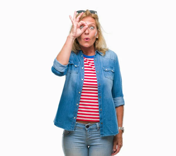 Middle Age Blonde Woman Isolated Background Doing Gesture Shocked Surprised — Stock Photo, Image