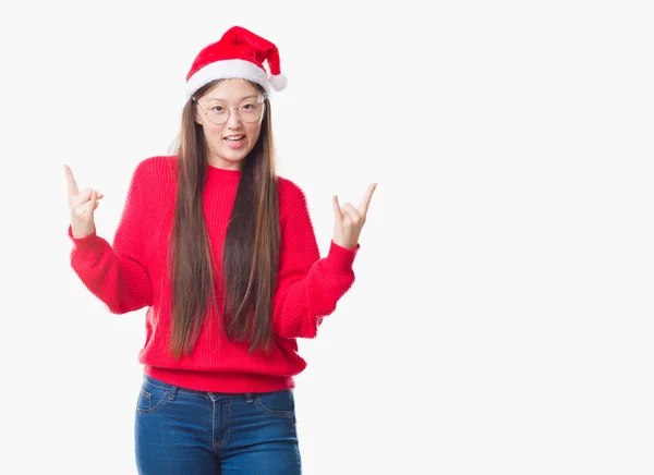 Giovane Donna Cinese Sfondo Isolato Indossa Cappello Natale Gridando Con — Foto Stock