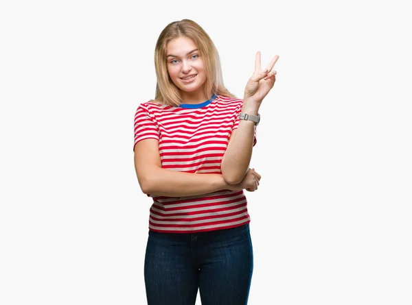 Mujer Caucásica Joven Sobre Fondo Aislado Sonriendo Con Cara Feliz —  Fotos de Stock