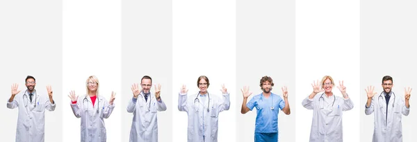 コラージュ ストライプ分離背景表示と指で上向きに専門医師の数 自信を持って 幸せな笑みを浮かべて — ストック写真