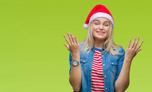 Junge Kaukasische Frau Mit Weihnachtsmütze Über Isoliertem Hintergrund Die Verrückt — Stockfoto