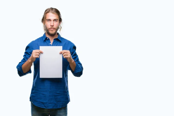 Ung Vacker Man Med Långt Hår Över Isolerade Bakgrund Håller — Stockfoto