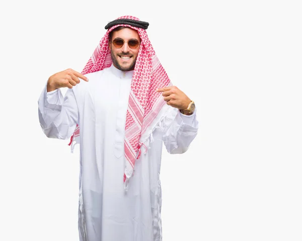 Young Handsome Man Wearing Keffiyeh Isolated Background Looking Confident Smile — Stock Photo, Image