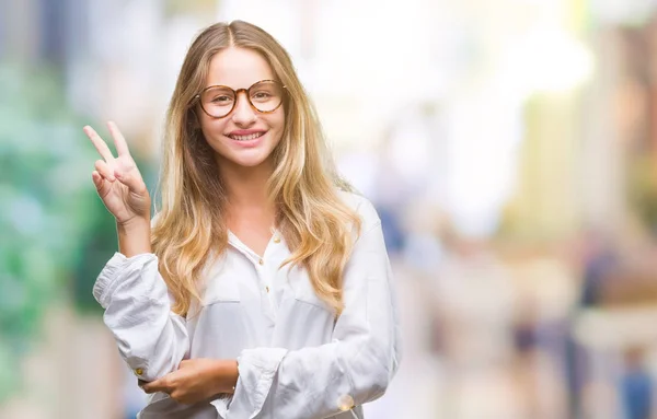 Mladá Krásná Blondýna Obchodních Žena Nosí Brýle Izolované Pozadí Usmívající — Stock fotografie
