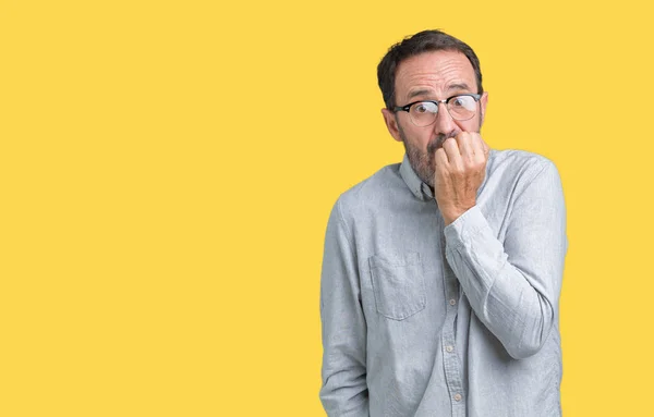 Guapo Mediana Edad Elegante Hombre Mayor Con Gafas Sobre Fondo —  Fotos de Stock