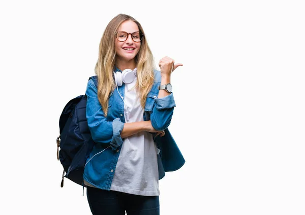 Jonge Mooie Blonde Student Vrouw Hoofdtelefoons Bril Dragen Geïsoleerde Achtergrond — Stockfoto