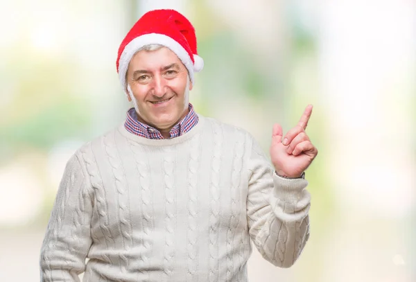 Bonito Homem Sênior Usando Chapéu Natal Sobre Fundo Isolado Com — Fotografia de Stock