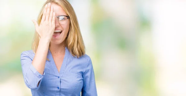 Beautiful Young Business Woman Isolated Background Covering One Eye Hand — Stock Photo, Image