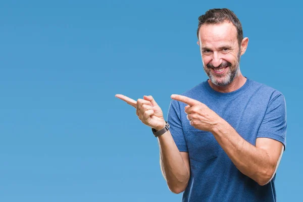 Homem Idoso Hoary Meia Idade Sobre Fundo Isolado Sorrindo Olhando — Fotografia de Stock