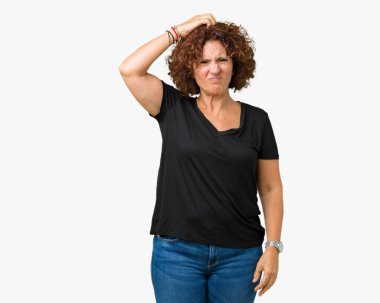 Güzel orta ager izole arka plan üzerinde kadın kıdemli yanıltır ve soru hakkında merak ediyorum. Şüphe, kafasına el ile düşünme ile belirsiz. Dalgın kavramı.