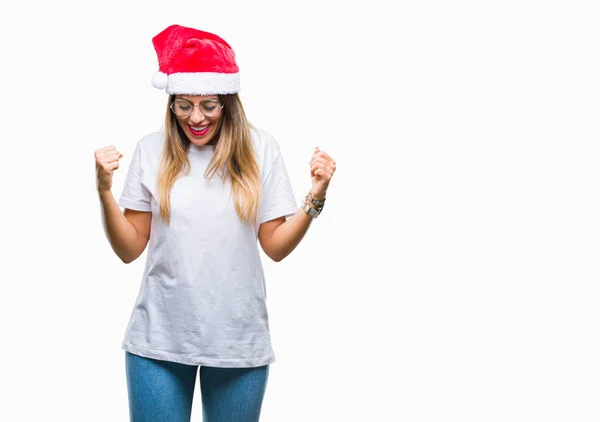 Mladá Krásná Žena Nosí Vánoční Čepice Izolované Pozadí Velmi Šťastný — Stock fotografie