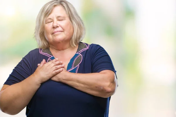 Senior Size Mulher Caucasiana Sobre Fundo Isolado Sorrindo Com Mãos — Fotografia de Stock