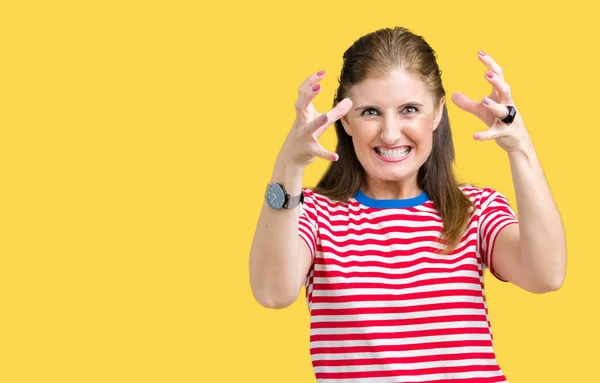 Reife Frau Mittleren Alters Trägt Lässiges Shirt Vor Isoliertem Hintergrund — Stockfoto