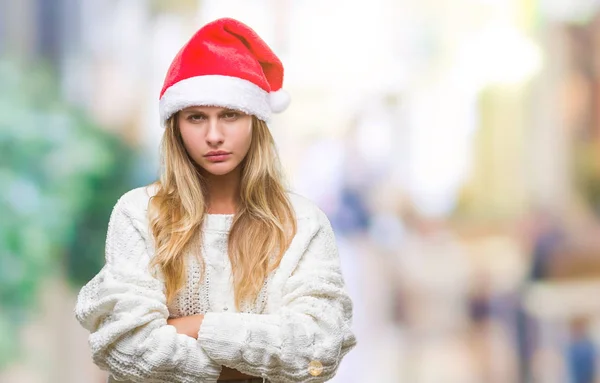 Mladá Krásná Blondýna Žena Nosí Vánoční Čepice Izolované Pozadí Skeptik — Stock fotografie