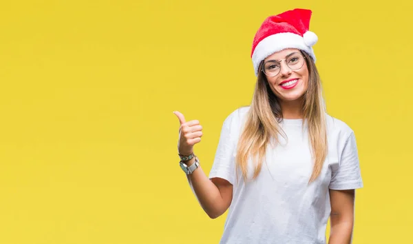 Junge Schöne Frau Trägt Weihnachtsmütze Über Isoliertem Hintergrund Lächelnd Mit — Stockfoto