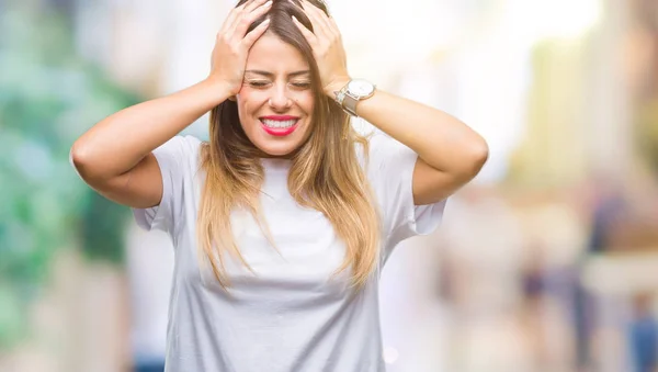 Mooie Jongedame Casual Wit Shirt Geïsoleerd Achtergrond Lijden Hoofdpijn Wanhopig — Stockfoto