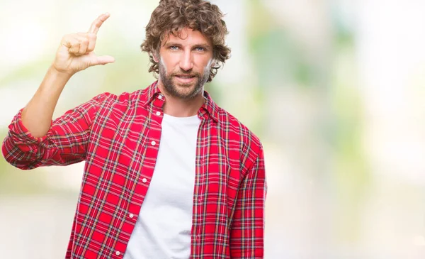 Hombre Modelo Hispano Guapo Sobre Fondo Aislado Sonriendo Gesto Seguro —  Fotos de Stock