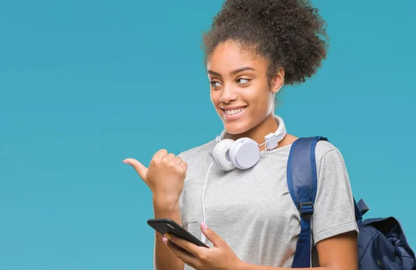 Junge Schöne Afroamerikanische Studentin Mit Rucksack Über Isoliertem Hintergrund Zeigt — Stockfoto