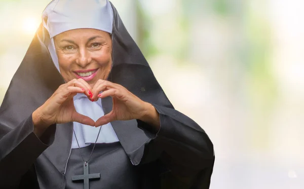 Seniorin Christlich Katholische Nonne Mittleren Alters Über Isoliertem Hintergrund Die — Stockfoto