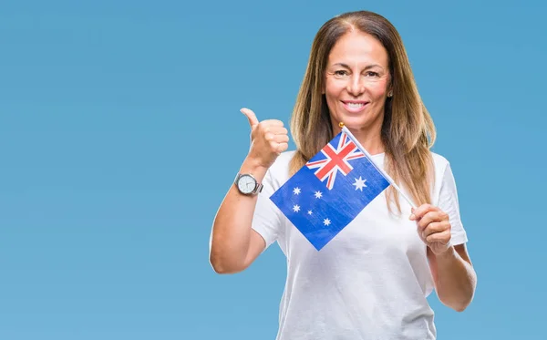 Mujer Hispana Mediana Edad Sosteniendo Bandera Australia Sobre Fondo Aislado — Foto de Stock