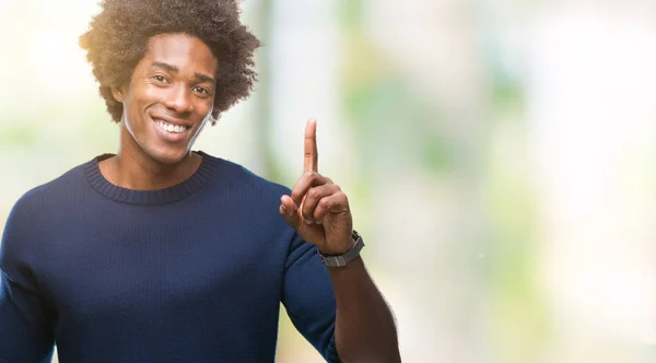 Afro Amerikansk Man Över Isolerade Bakgrund Pekar Finger Med Lyckad — Stockfoto