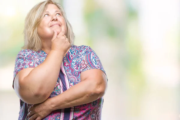 Senior Size Kaukasierin Über Isoliertem Hintergrund Mit Der Hand Kinn — Stockfoto