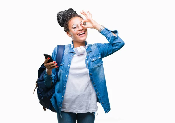 Jovem Trançado Cabelo Afro Americano Estudante Menina Usando Smartphone Sobre — Fotografia de Stock