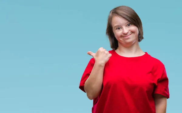 Jonge Volwassen Vrouw Met Het Syndroom Van Geïsoleerde Achtergrond Glimlachend — Stockfoto