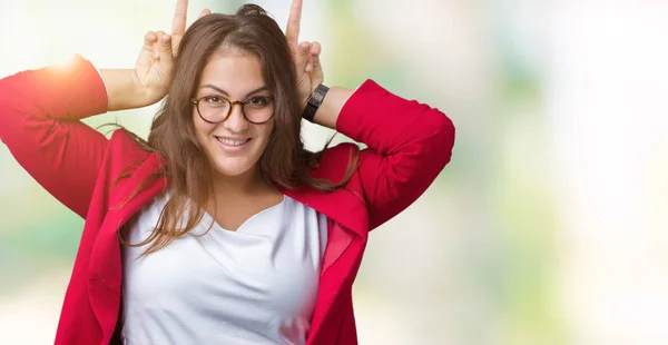 Artı Boyutu Genç Kadını Güzel Şık Ceket Gözlük Üzerine Giymiş — Stok fotoğraf