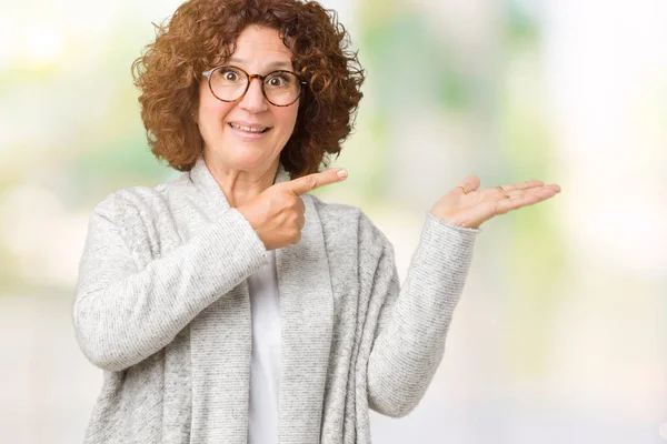 Senior Vrouw Mooi Midden Ager Jas Bril Dragen Geïsoleerde Achtergrond — Stockfoto