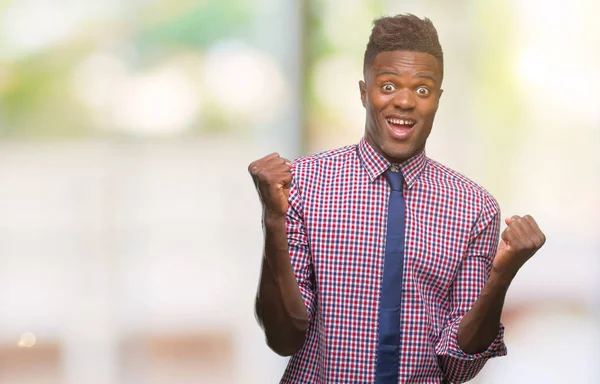 Молодий Афроамериканець Бізнесменом Над Ізольованих Фону Дуже Щасливий Схвильований Робить — стокове фото
