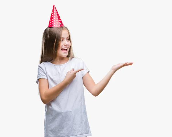 Mooi Meisje Verjaardag Glb Dragen Geïsoleerde Achtergrond Verbaasd Lachend Naar — Stockfoto