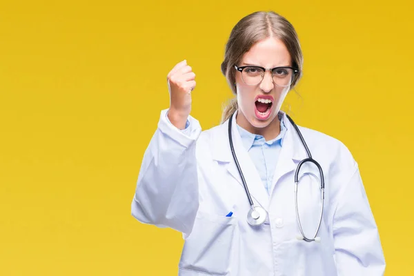 Linda Jovem Mulher Médica Loira Vestindo Uniforme Médico Sobre Fundo — Fotografia de Stock