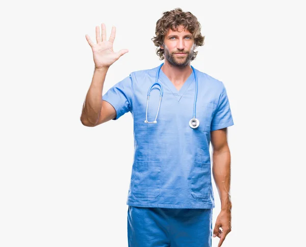 Przystojny Hiszpanin Chirurg Lekarz Mężczyzna Białym Tle Wyświetlono Skierowaną Górę — Zdjęcie stockowe